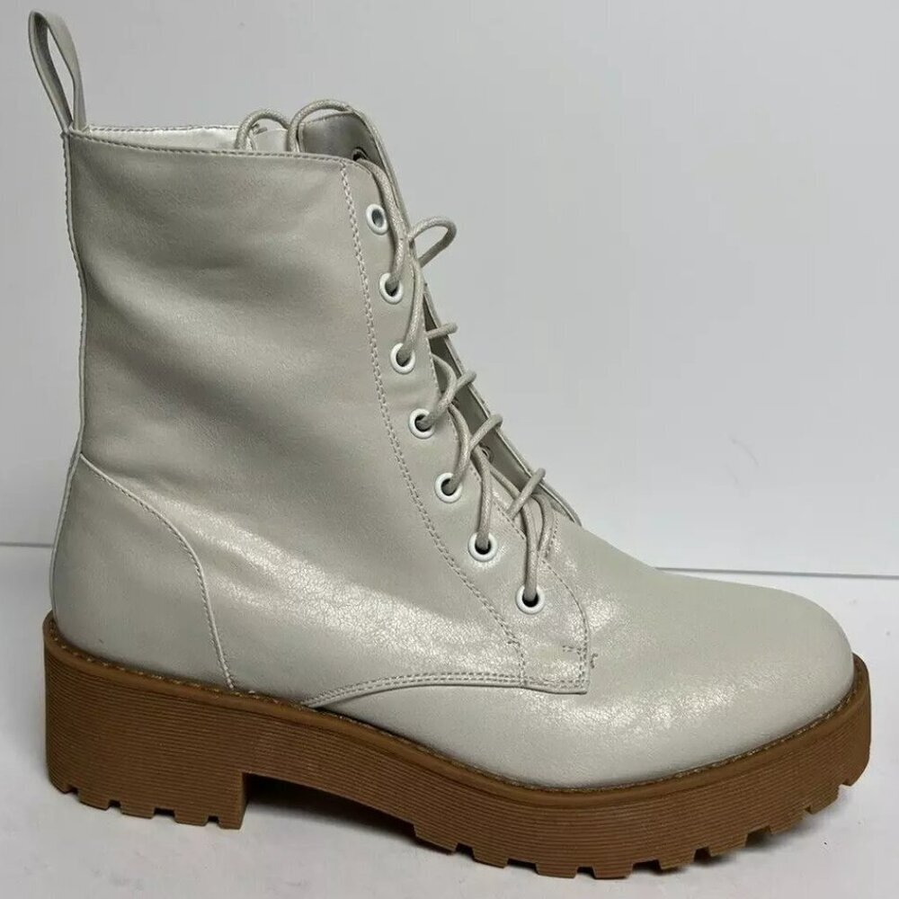 Dirty Laundry Women's Mazzy Boot White Size US10 M EU41